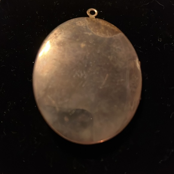 Antique gold tone locket - Picture 3 of 6